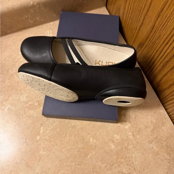 KURU Women's Black Flats - Picture 4 of 13
